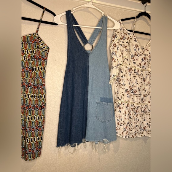 Set of 4 dresses for $20 Size Small - Picture 4 of 10